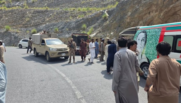 Pakistan'da facia: 40 ölü